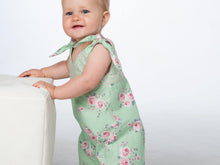 Laden Sie das Bild in den Galerie-Viewer, LOTTE Baby girls overall sewing pattern ebook pdf - Patternforkids