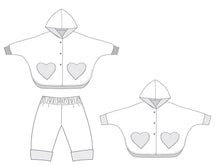 Laden Sie das Bild in den Galerie-Viewer, Girls baby poncho and pants pattern pdf. Lined unisex reversible cape with sleeves + hood bundle MARA + FIOCCO by Patternforkids - Patternforkids