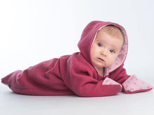 Laden Sie das Bild in den Galerie-Viewer, SOLE Baby jumpsuit sewing pattern ebook pdf with hood - Patternforkids
